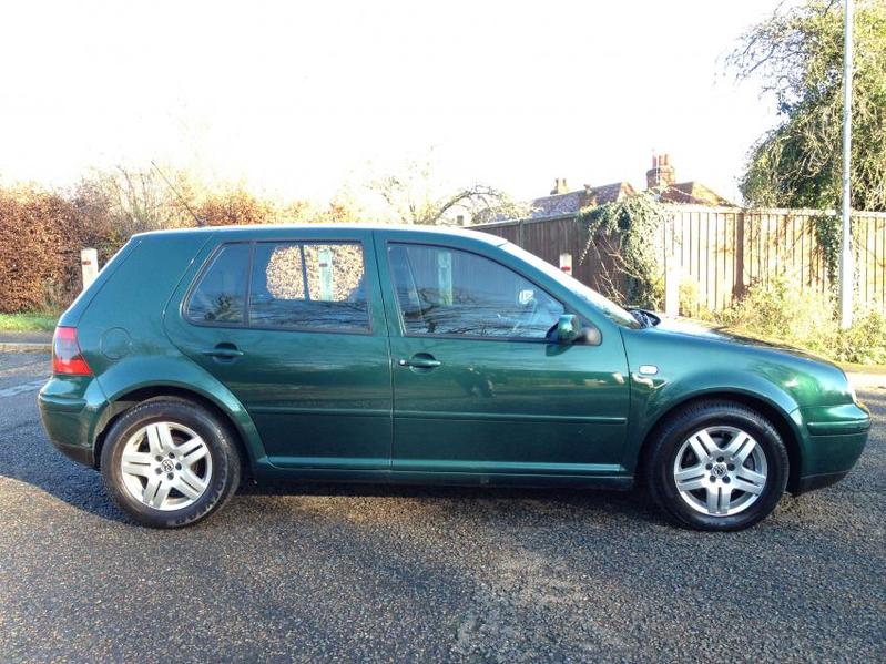 VOLKSWAGEN GOLF