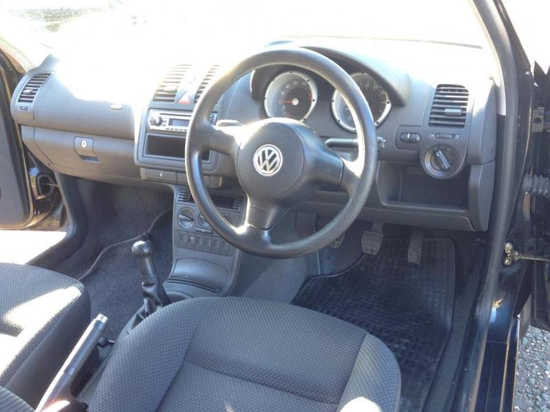 VOLKSWAGEN POLO