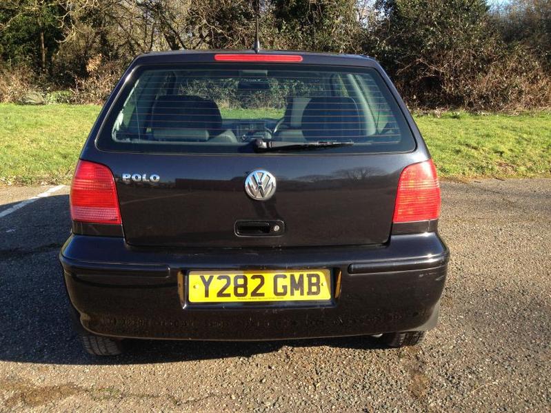 VOLKSWAGEN POLO