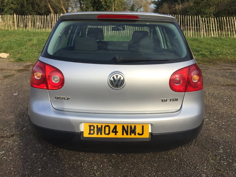 VOLKSWAGEN GOLF