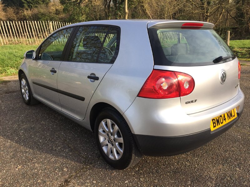 VOLKSWAGEN GOLF