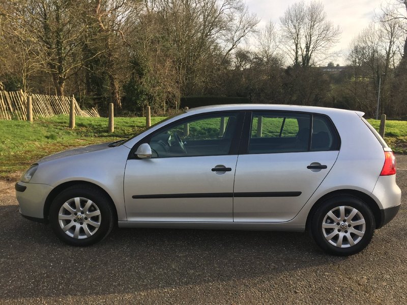 VOLKSWAGEN GOLF