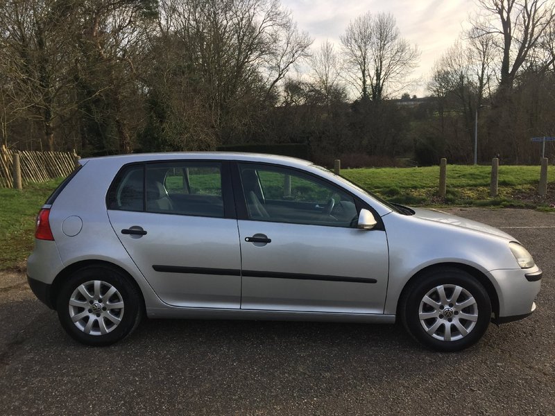 VOLKSWAGEN GOLF