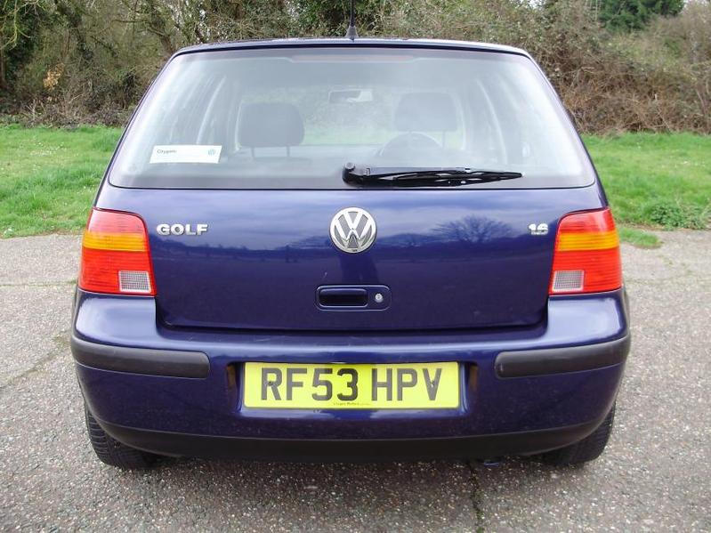 VOLKSWAGEN GOLF