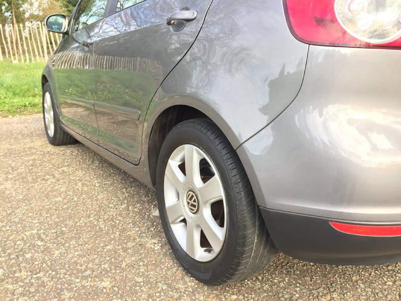 VOLKSWAGEN GOLF