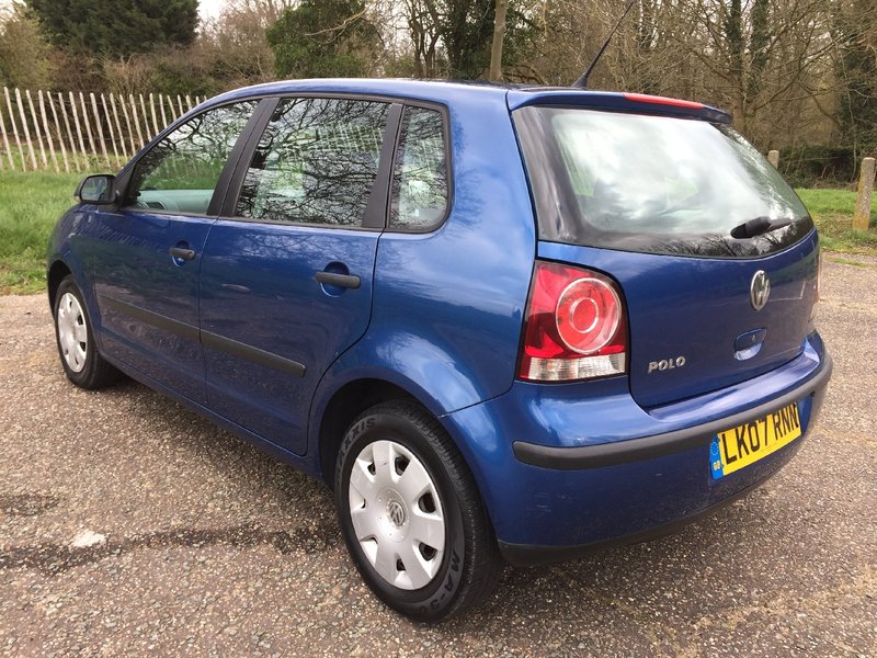 VOLKSWAGEN POLO