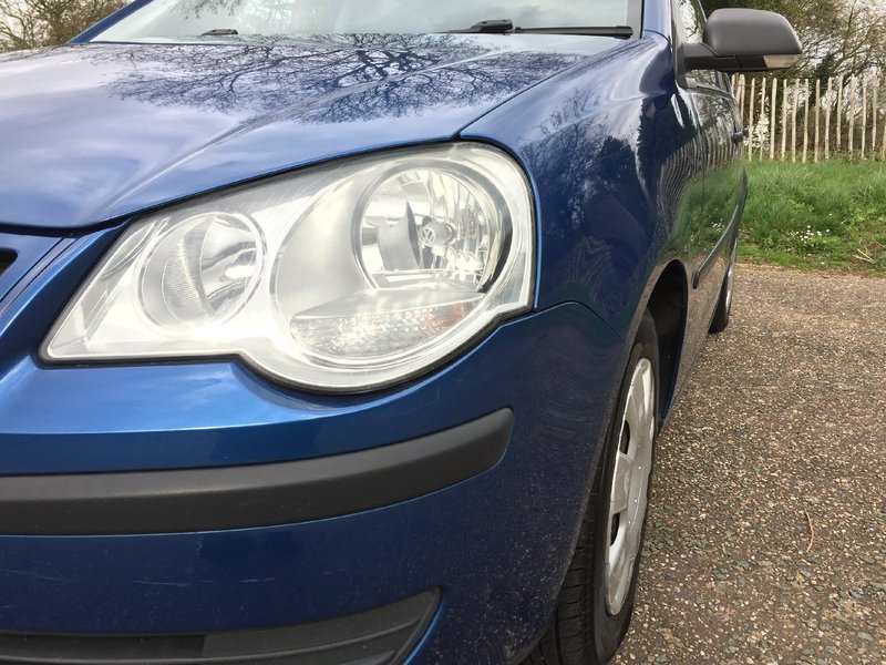 VOLKSWAGEN POLO