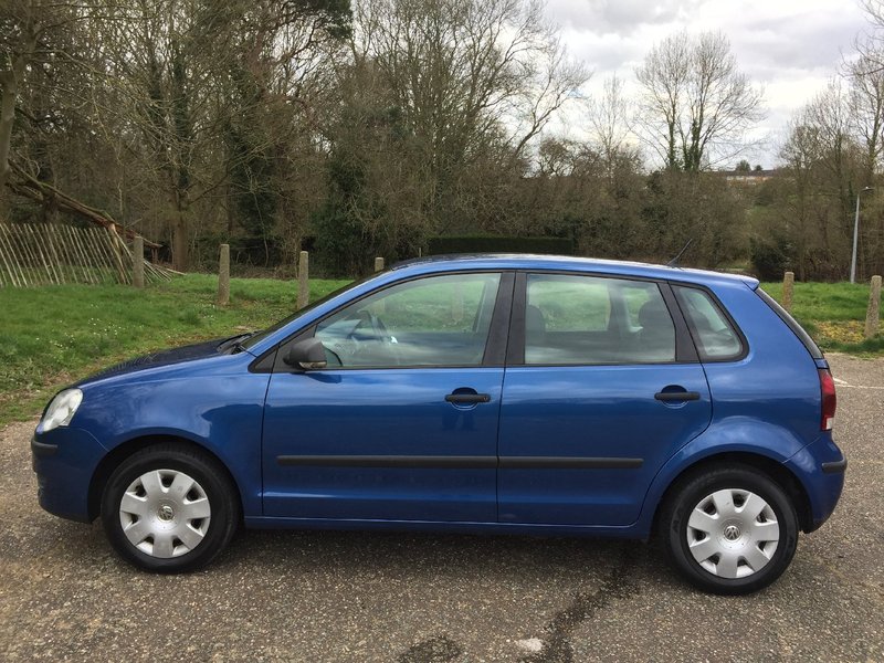 VOLKSWAGEN POLO