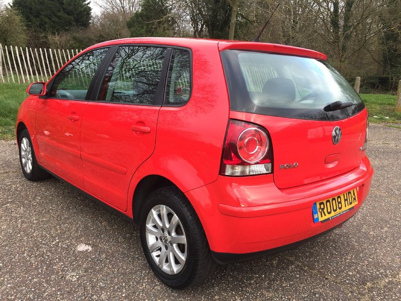 VOLKSWAGEN POLO