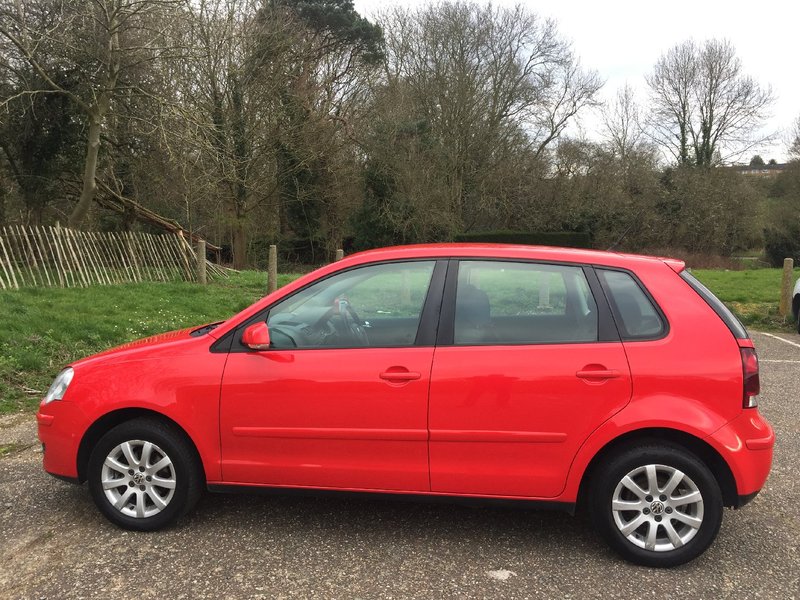 VOLKSWAGEN POLO