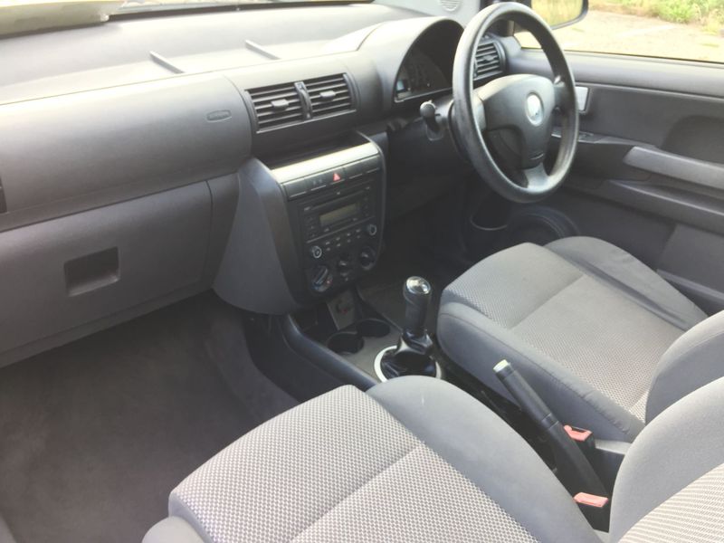 VOLKSWAGEN FOX