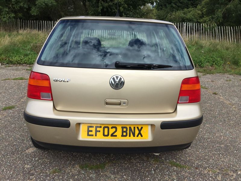 VOLKSWAGEN GOLF
