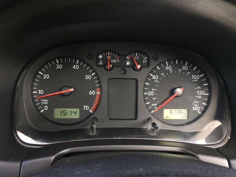 VOLKSWAGEN GOLF