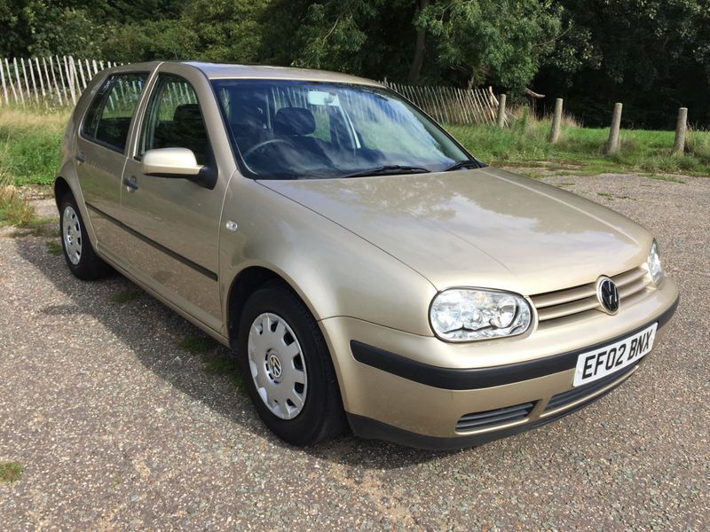 View VOLKSWAGEN GOLF 1.4 S 5 DOOR