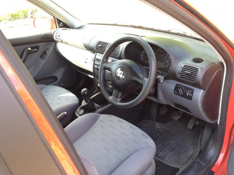 SEAT LEON