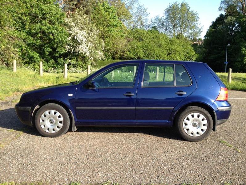 VOLKSWAGEN GOLF