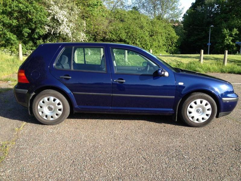 VOLKSWAGEN GOLF
