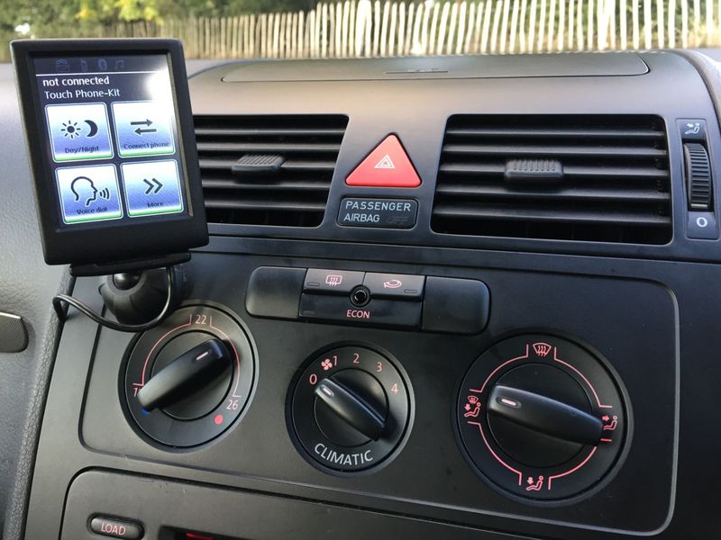 VOLKSWAGEN TOURAN