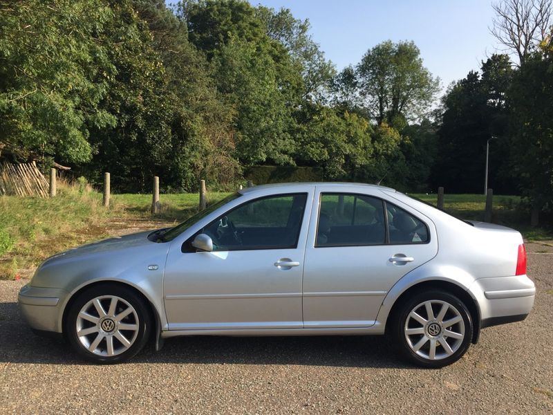 VOLKSWAGEN BORA