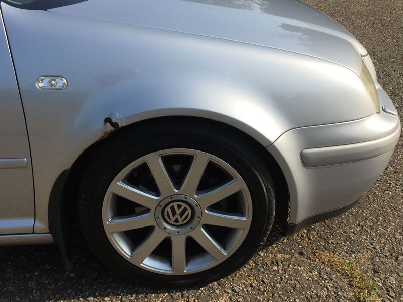 VOLKSWAGEN BORA