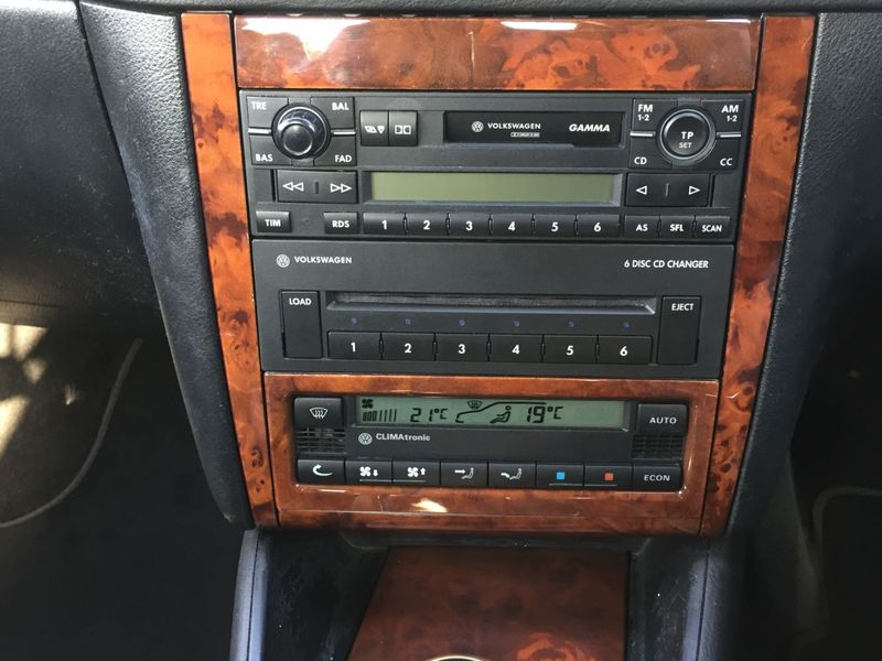 VOLKSWAGEN BORA