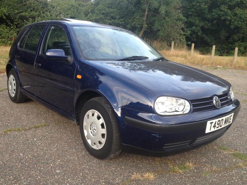 View VOLKSWAGEN GOLF 1.6 SE  5 DOOR