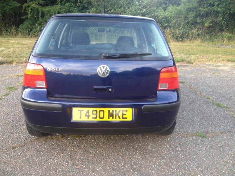 VOLKSWAGEN GOLF