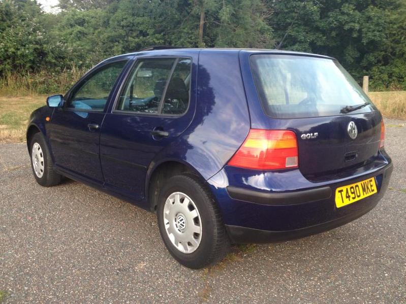 VOLKSWAGEN GOLF