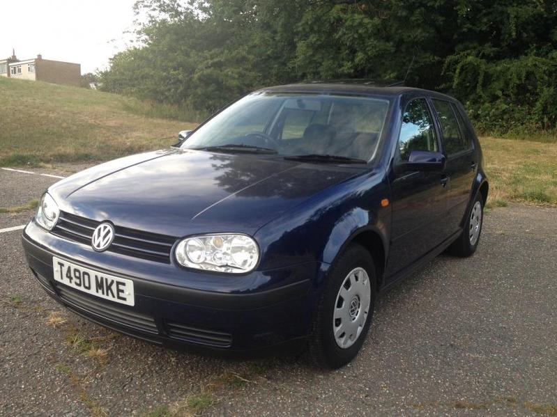 View VOLKSWAGEN GOLF 1.6 SE  5 DOOR