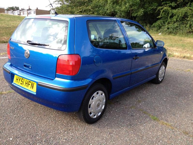 VOLKSWAGEN POLO