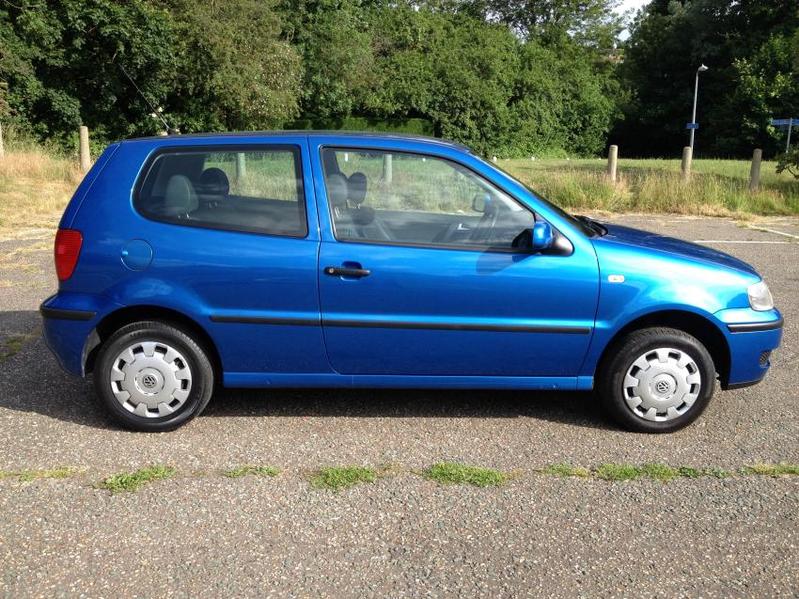 VOLKSWAGEN POLO