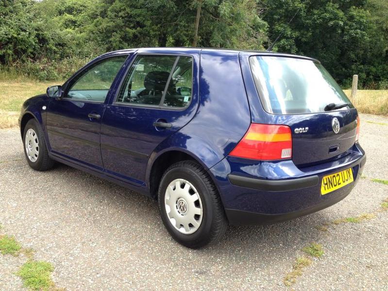 VOLKSWAGEN GOLF