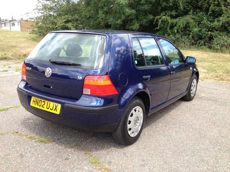 VOLKSWAGEN GOLF