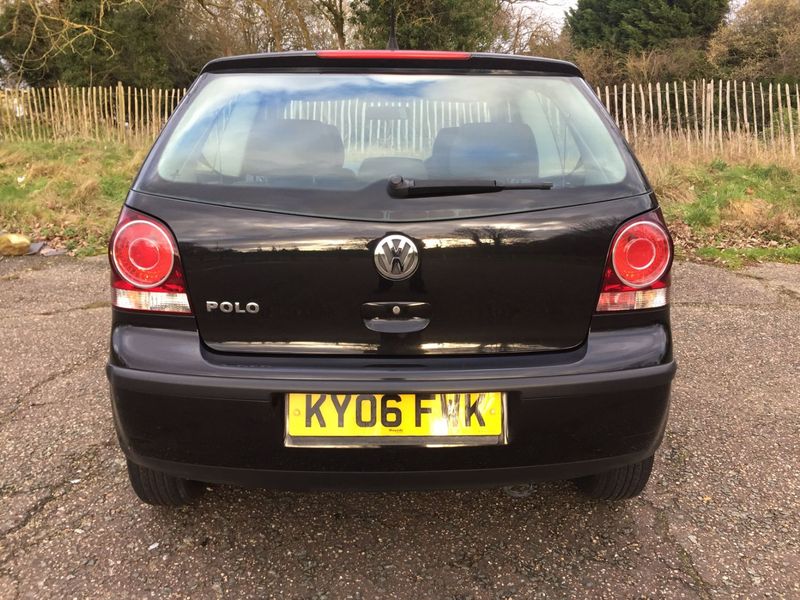 VOLKSWAGEN POLO