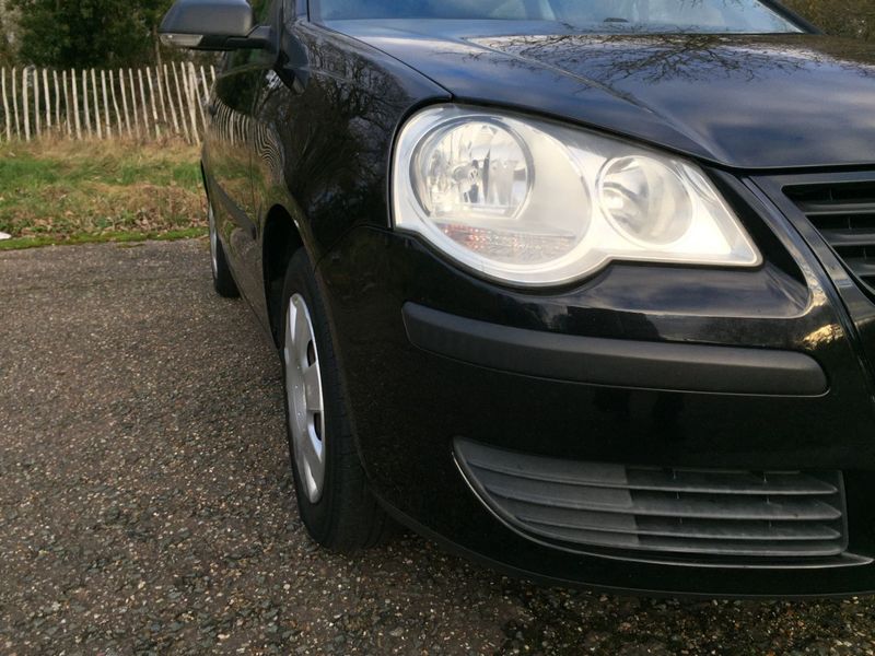 VOLKSWAGEN POLO