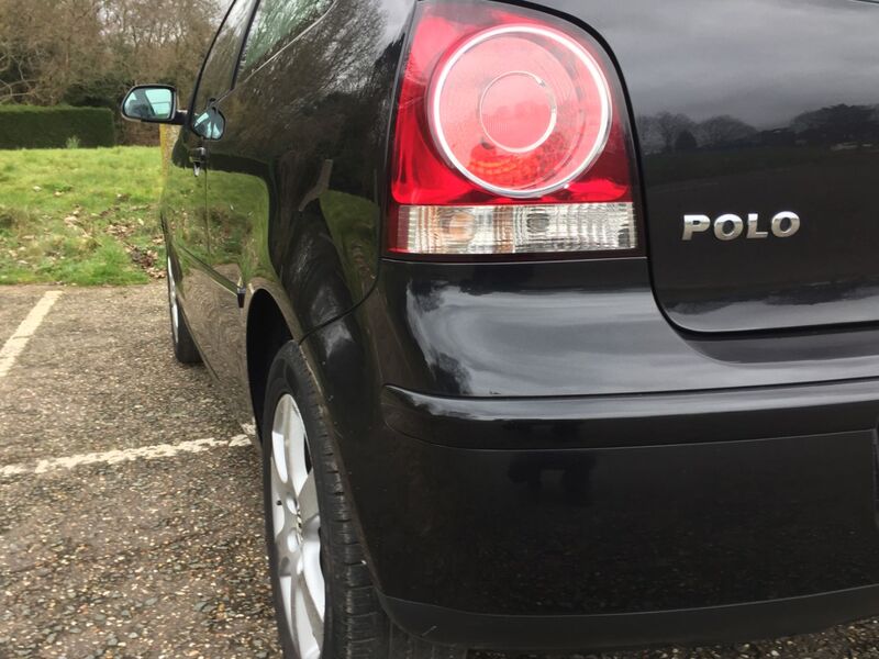 VOLKSWAGEN POLO