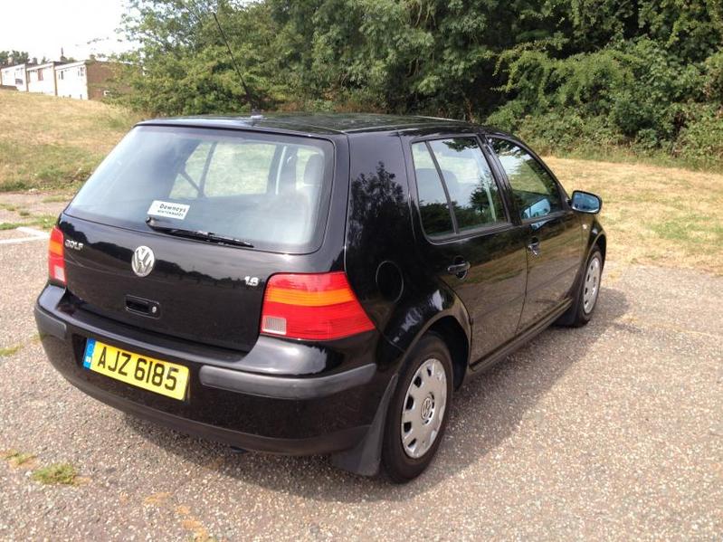 VOLKSWAGEN GOLF