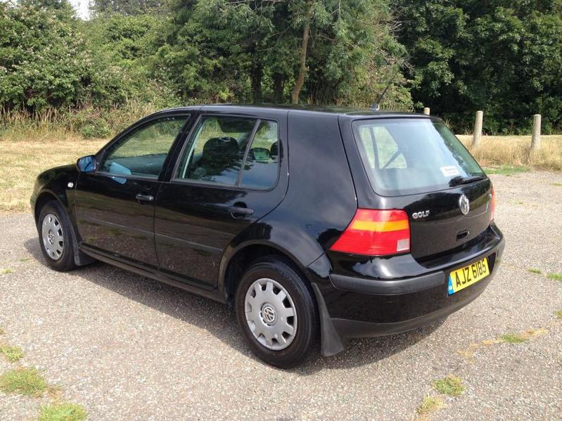 VOLKSWAGEN GOLF