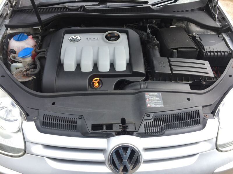 VOLKSWAGEN GOLF