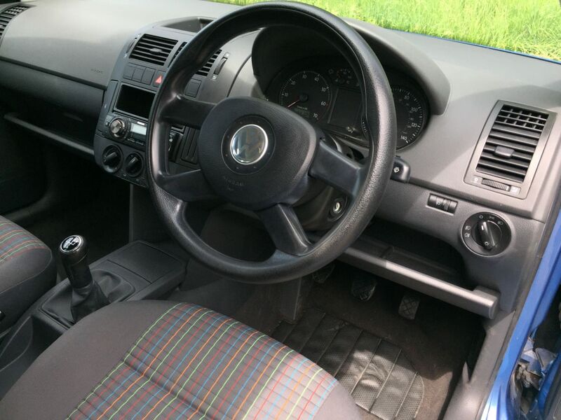 VOLKSWAGEN POLO