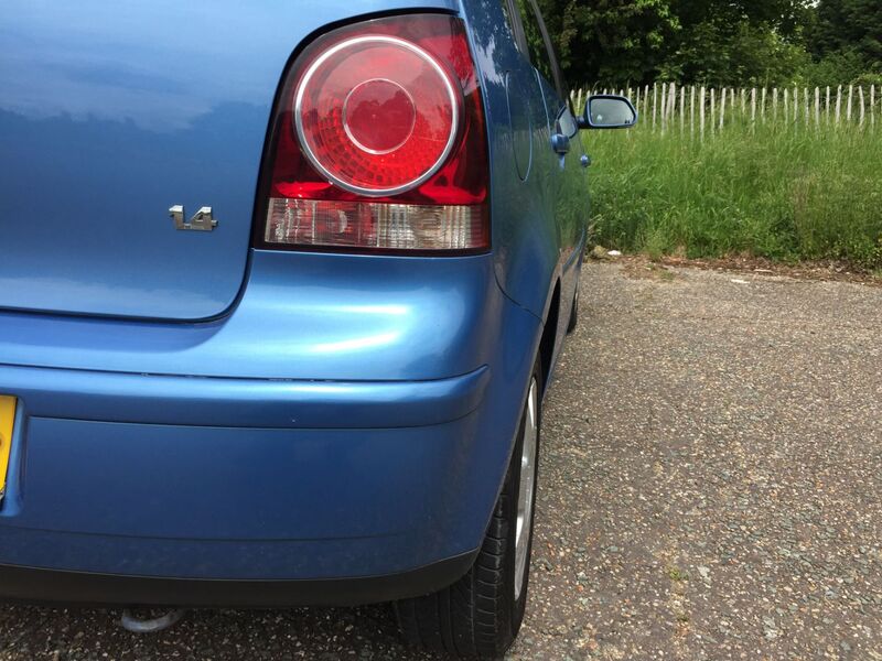 VOLKSWAGEN POLO
