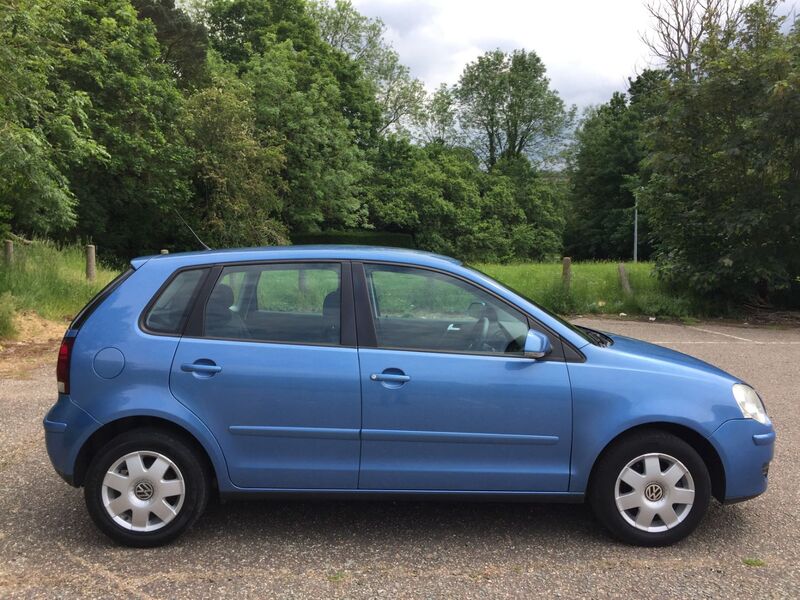 VOLKSWAGEN POLO