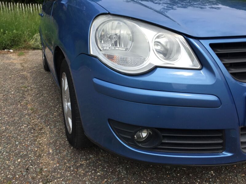 VOLKSWAGEN POLO