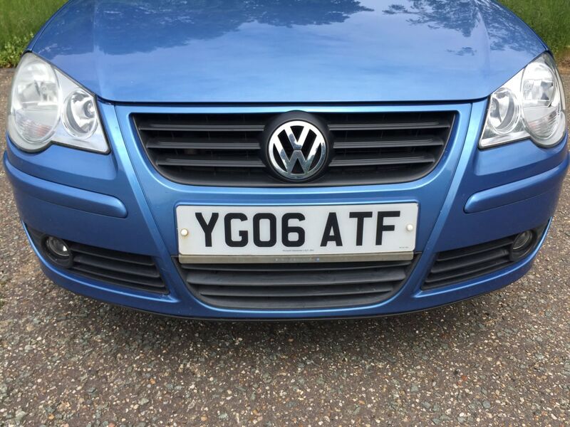 VOLKSWAGEN POLO