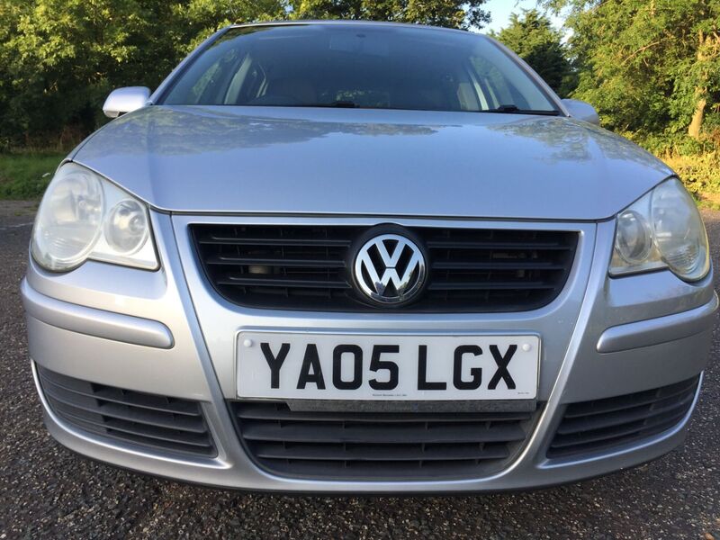 VOLKSWAGEN POLO