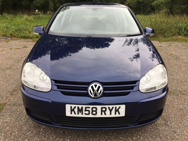 View VOLKSWAGEN GOLF 1.9 MATCH TDI 105 5 DOOR