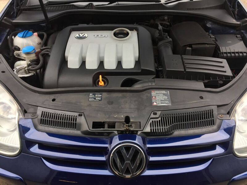 VOLKSWAGEN GOLF