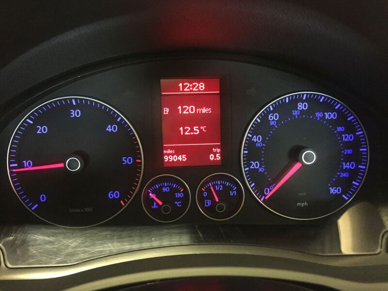 VOLKSWAGEN GOLF