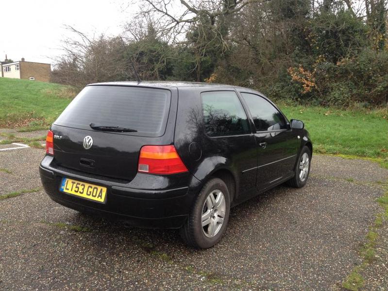 VOLKSWAGEN GOLF