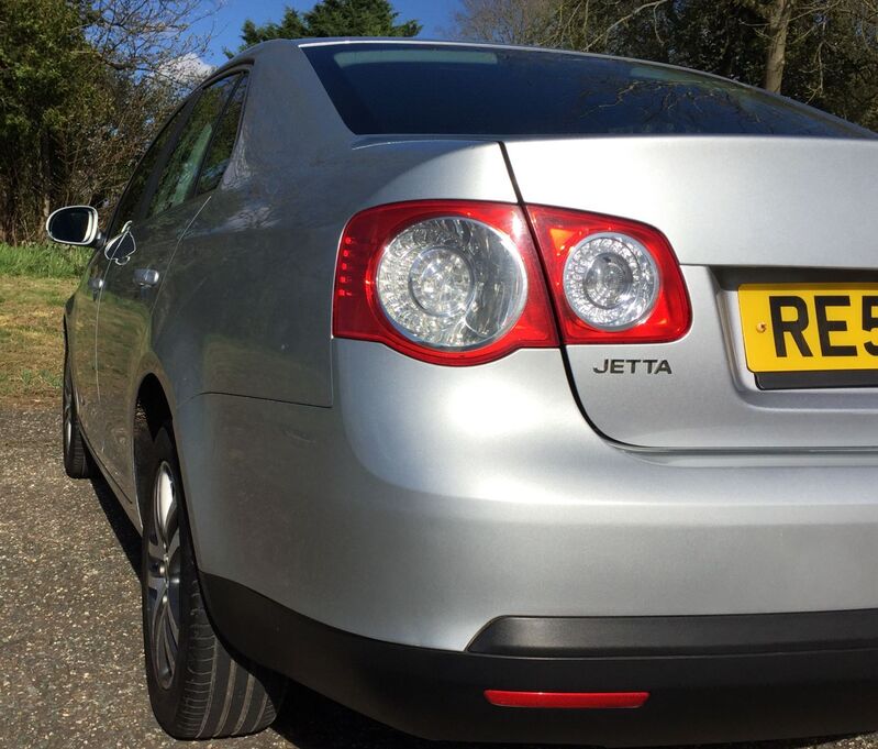 VOLKSWAGEN JETTA